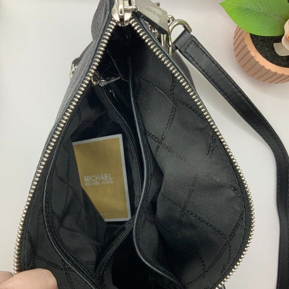 Michael Kors Lillie Black Classic Chain Strap Leather Crossbody Messenger Bag - Picture 5 of 9